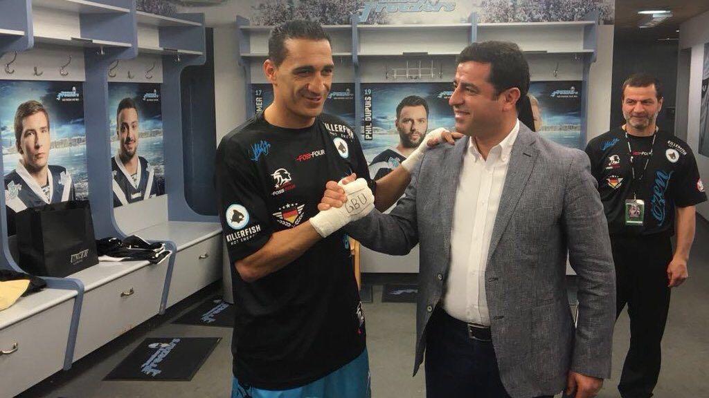 Demirtaş Almanya'da ringe çıktı