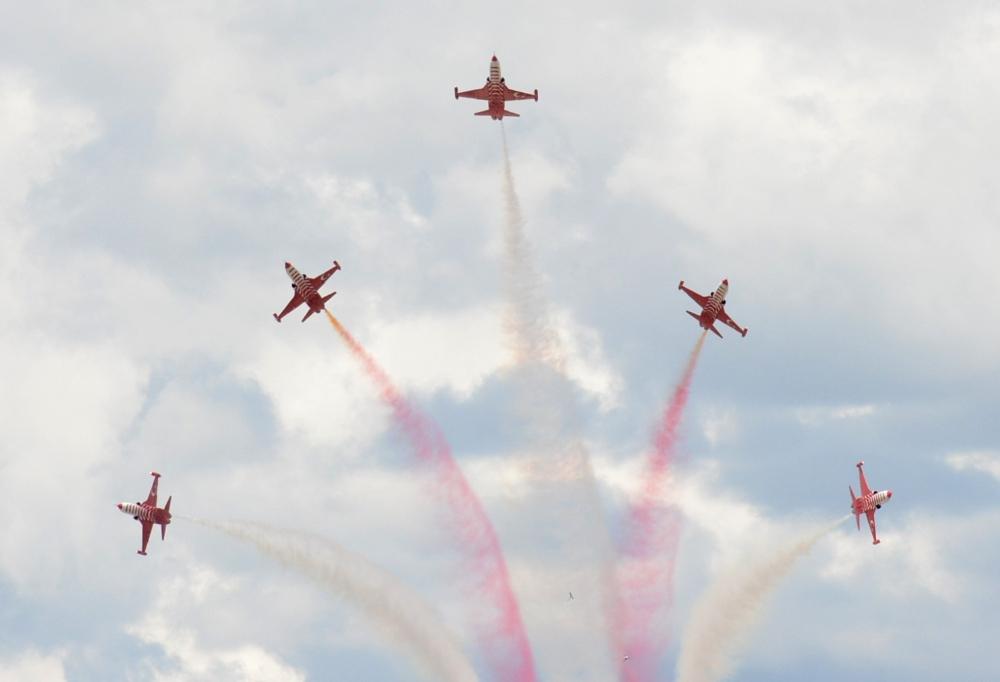 Türk Yıldızları nefes kesti