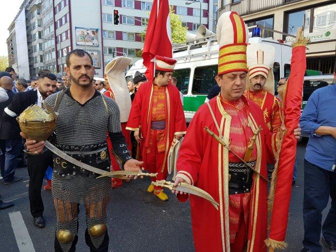 Almanya'da kılıçsız Mehter Takımı yürüyüşü