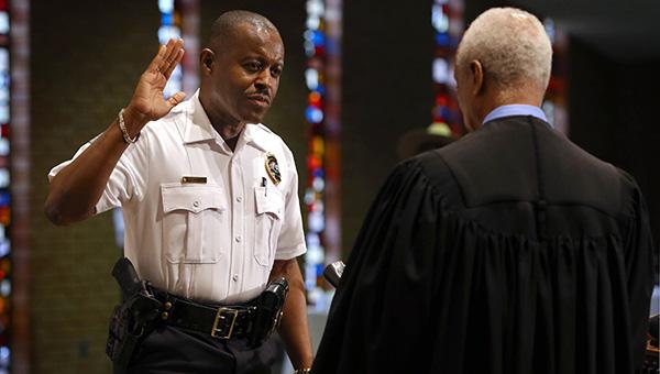 Ferguson'a ilk siyahi polis atandı