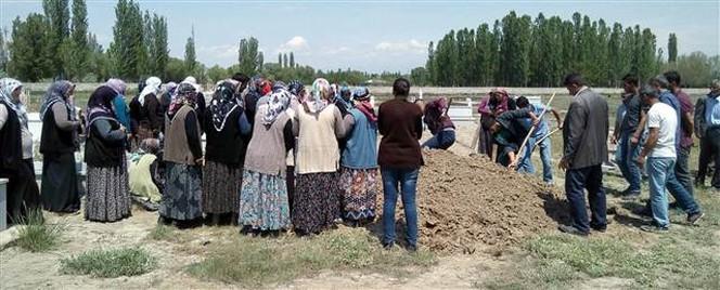 PKK'nın canlı bombası toprağa verildi