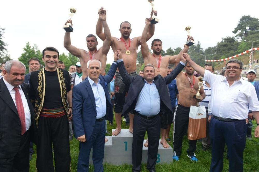 Bursa'da pehlivanlar er meydanına çıktı