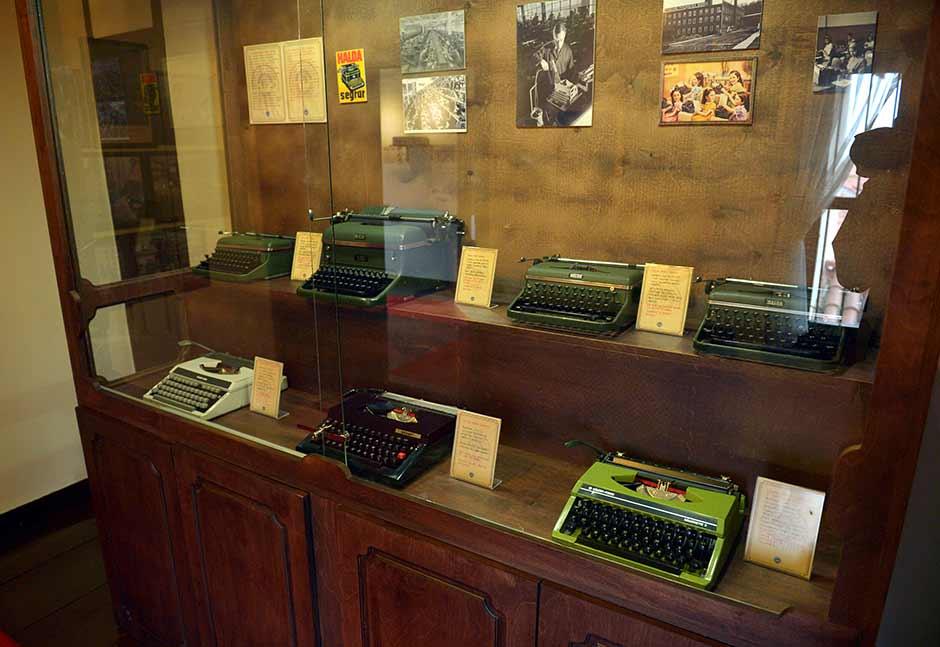 Türkiye'nin ilk daktilo müzesi Eskişehir'de açıldı