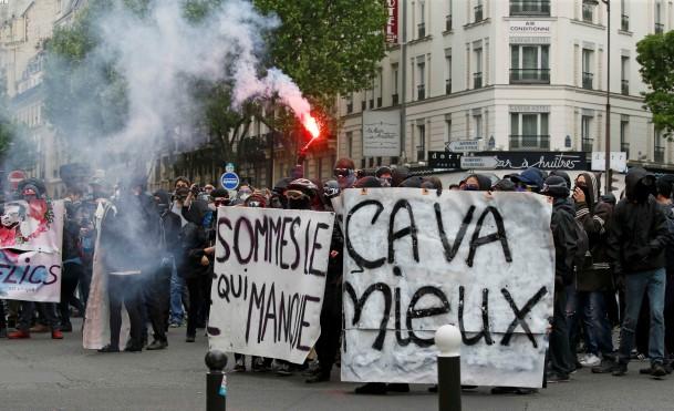 Paris’te protestoculara polis müdahalesi