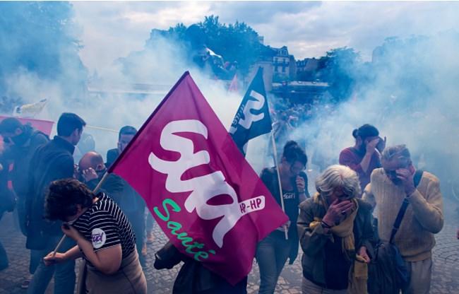 Paris’te protestoculara polis müdahalesi