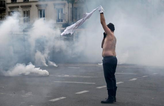 Paris’te protestoculara polis müdahalesi