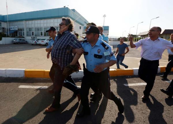 Kemal Kılıçdaroğlu Antalya'da protesto edildi