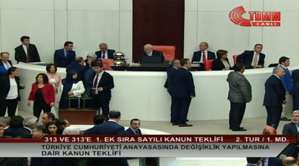 Dokunulmazlık teklifi kabul edildi