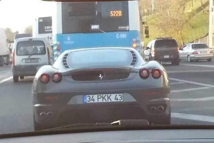 İstanbul'da PKK plakalı Ferrari