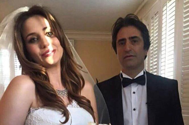 Mahsun Kırmızıgül bebeği ve eşiyle Türkiye'de