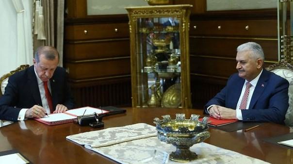 Cumhurbaşkanı Erdoğan'ın yeni hükümeti onayladığı an