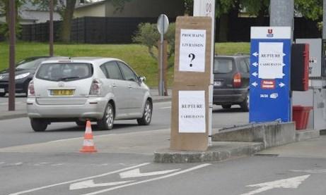 Fransa'daki benzin krizi can aldı