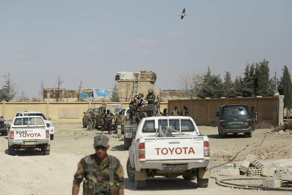 ABD askerlerinin üniformasındaki YPG detayı