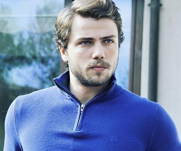 Tolga Sarıtaş kimdir