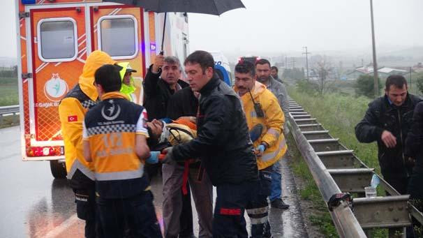 Çorum'da yolcu otobüsü devrildi: 1'i ağır 21 yaralı
