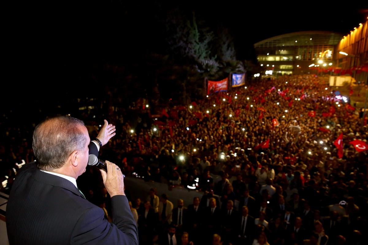 Cumhurbaşkanı Erdoğan İzmir'de vatandaşlarla buluştu
