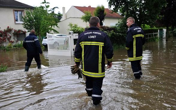 Fransa sele teslim oldu