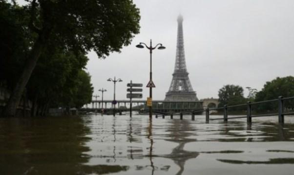 Almanya'da sel felaketi 6 can aldı