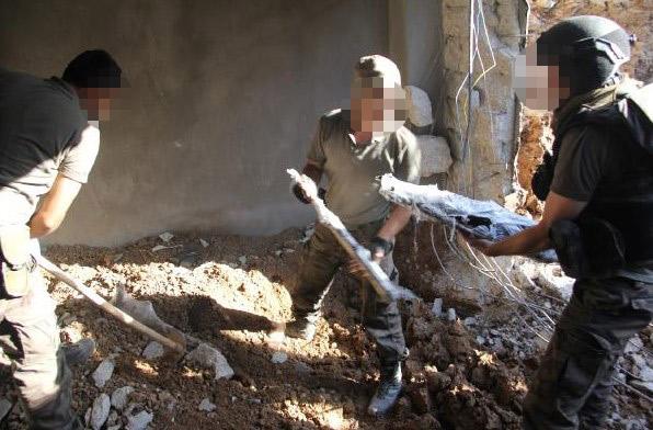 Nusaybin'de teslim olan 42 teröristin silahları bulundu