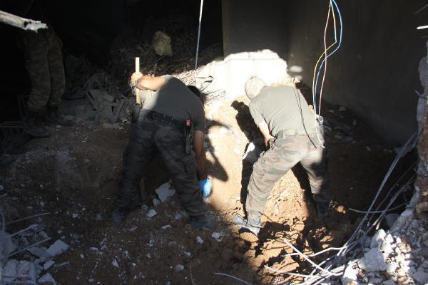 Nusaybin'de teslim olan 42 teröristin silahları bulundu