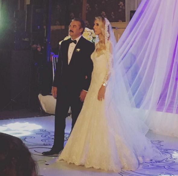 Mesut Akusta ve Şafak Özbir evlendi