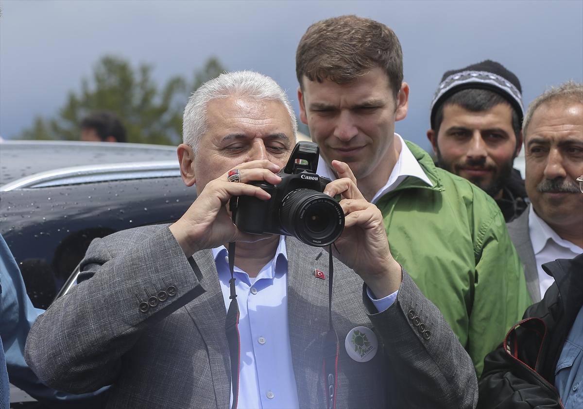 Başbakan Yıldırım makam aracını kullandı