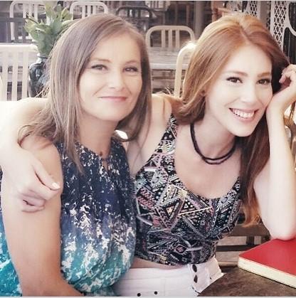 Elçin Sangu'nun annesine yorum yağmuru