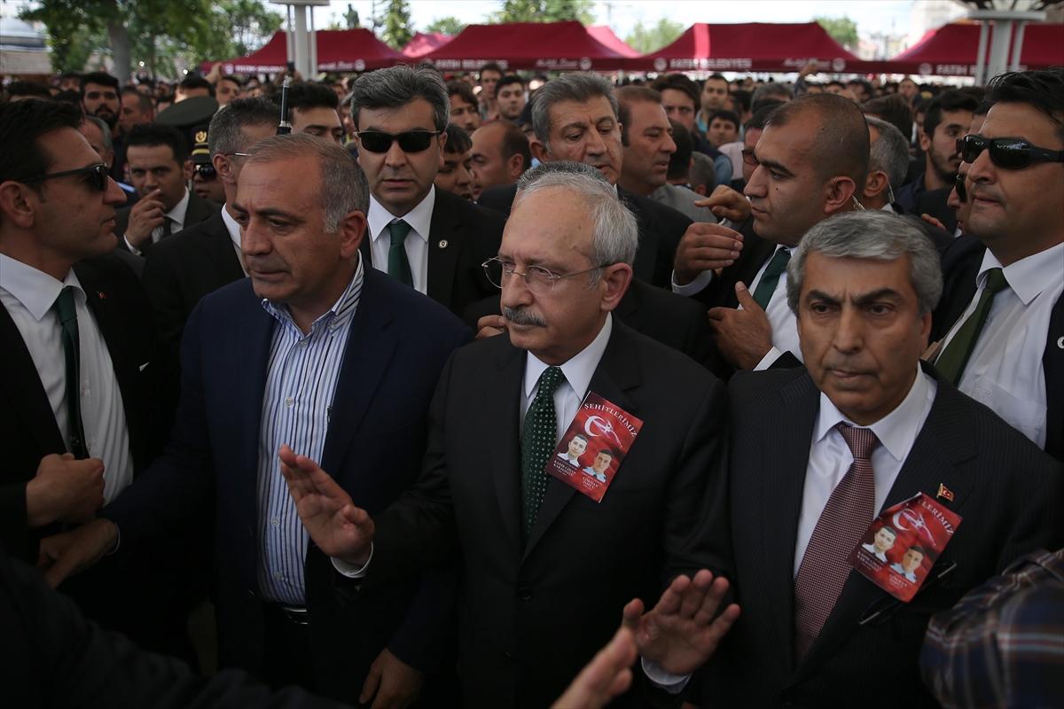 Kılıçdaroğlu'na şehit cenazesinde tepki
