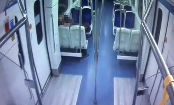 İzmir'de bir çift trende ilişkiye girdi