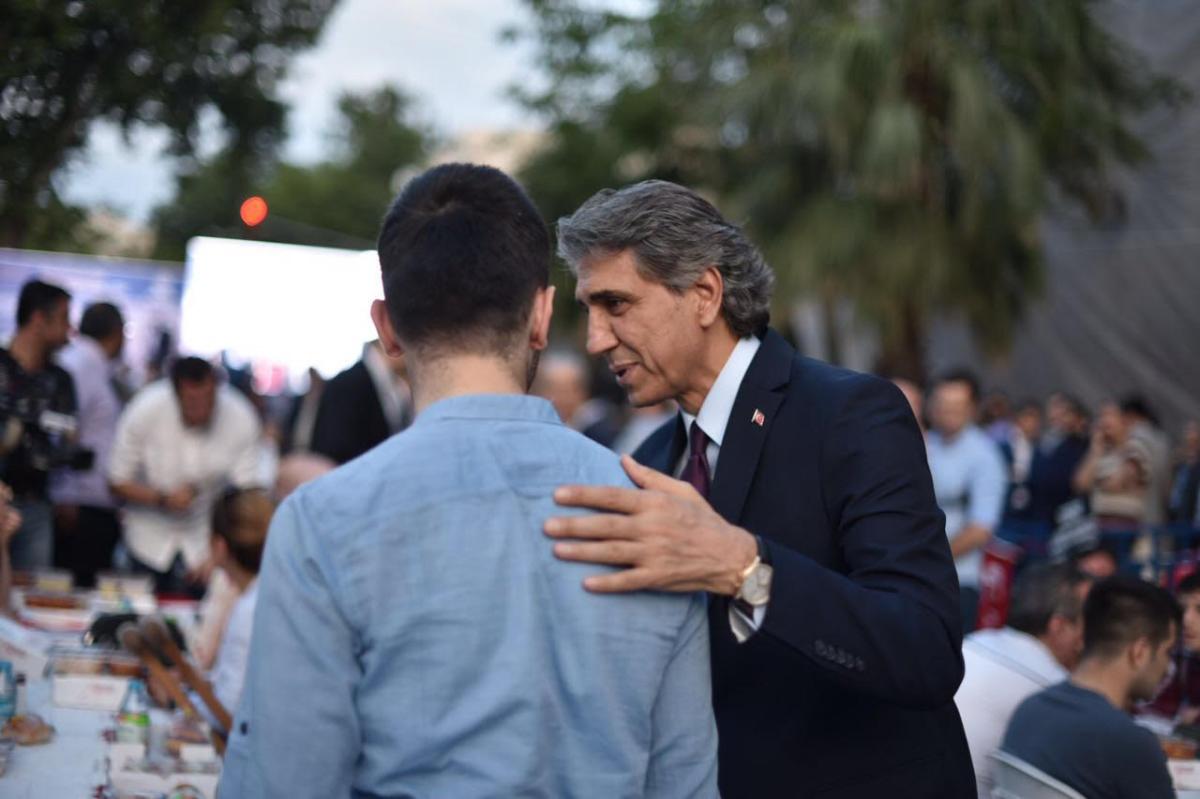 Fatih Belediyesi'nden teröre karşı birlik iftarı