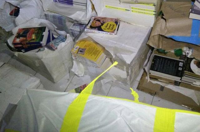 İstanbul'da 800 bin liralık korsan kitap ele geçirildi