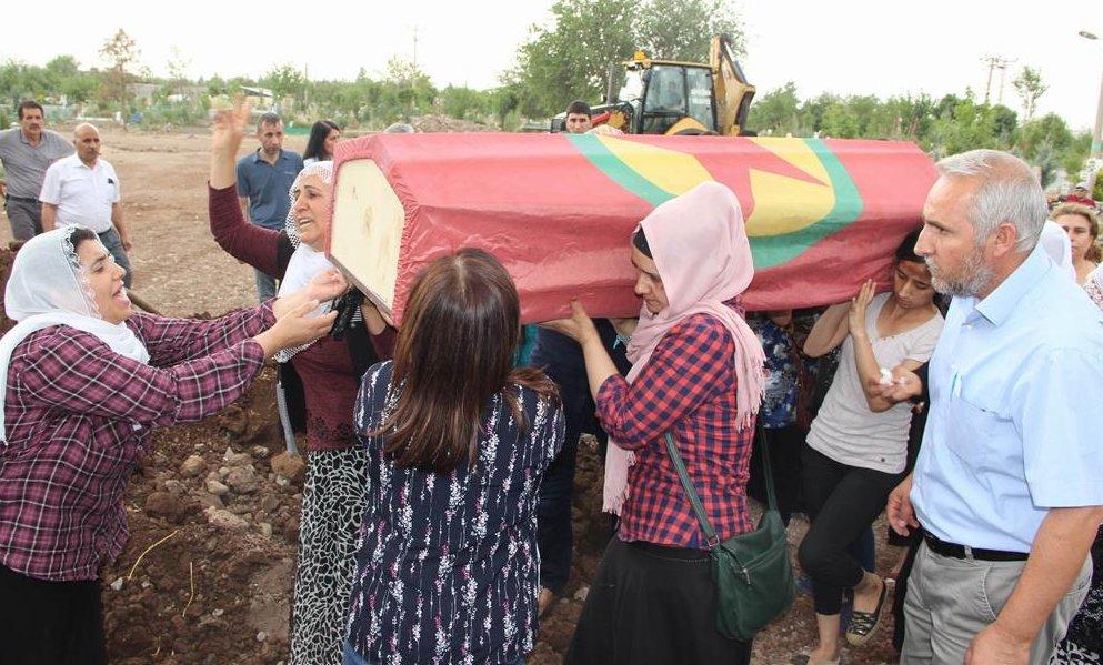Canlı bomba Diyarbakır'da gömüldü
