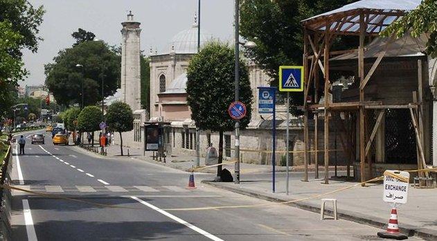 Vezneciler'de şüpheli paket paniğe neden oldu