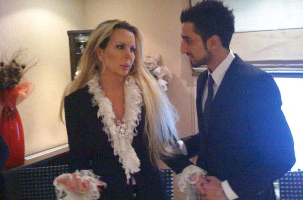 Harika Avcı'nın eşi babasına satırla saldırdı