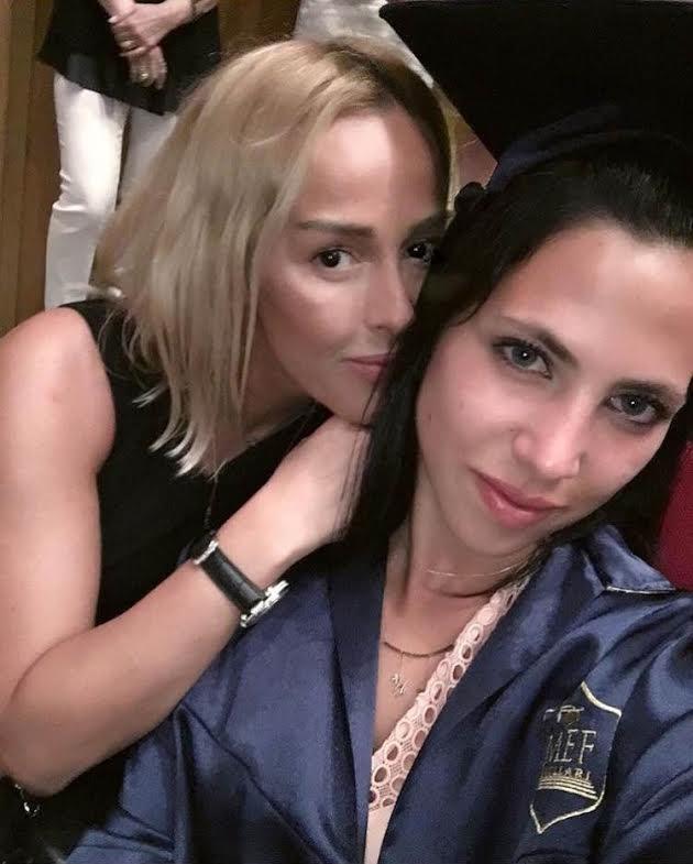 Zehra Çilingiroğlu mezun oldu