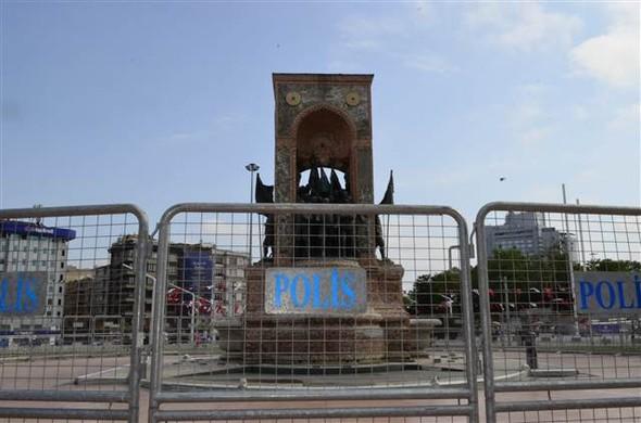 Taksim'de LGBT alarmı