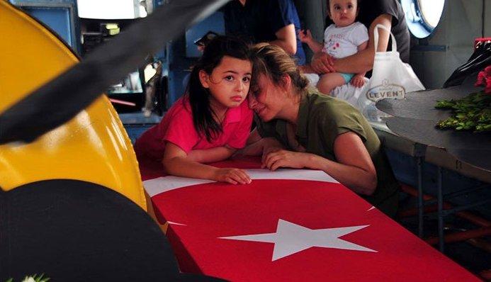 Şehidin eşi: Kahpece arkadan vurdular