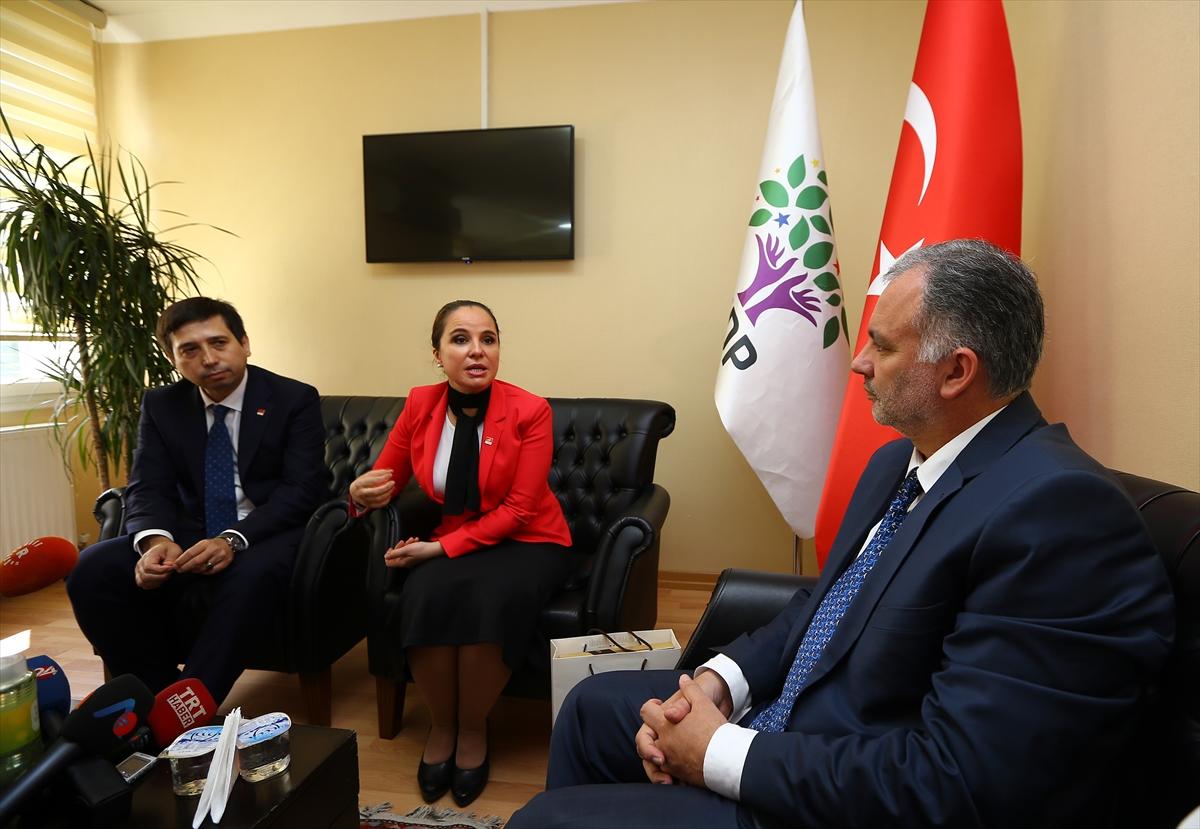 CHP ve HDP bayramlaştı