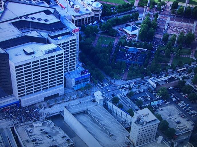 ABD'deki siyahi protestocular CNN binasına yürüdü