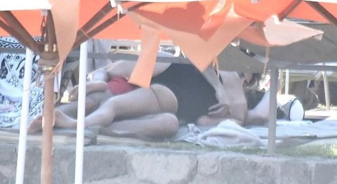 Hande Soral plajda aşka geldi