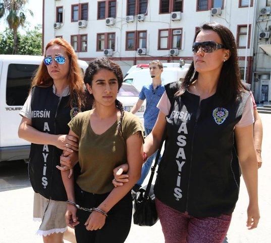 Kendisine sarkıntılık eden eniştesini öldürdü