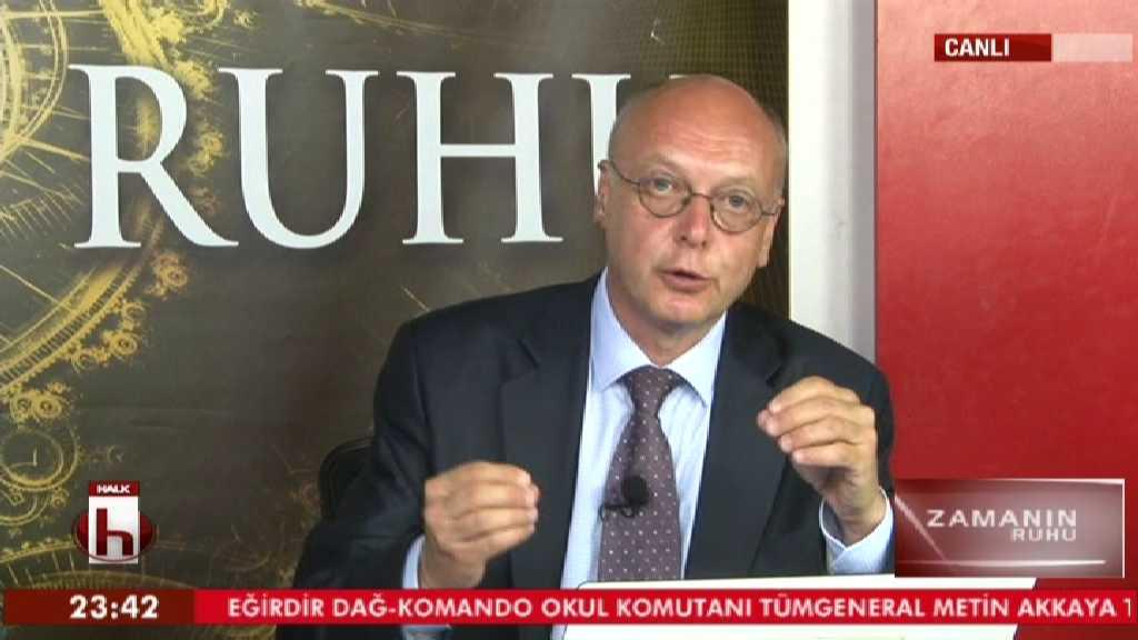 Halk TV'den canlı yayında iç savaş performansı