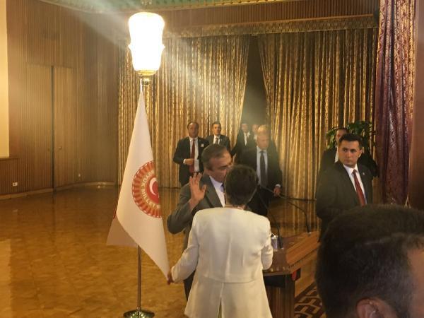 HDP'li Sırrı 'Sayın Öcalan' dedi Meclis karıştı