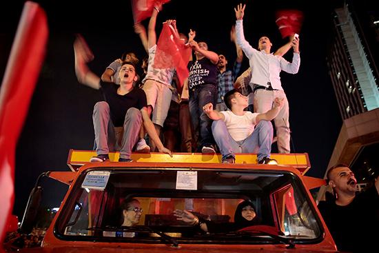 Taksim'e kamyonla çıkan kadın konuştu