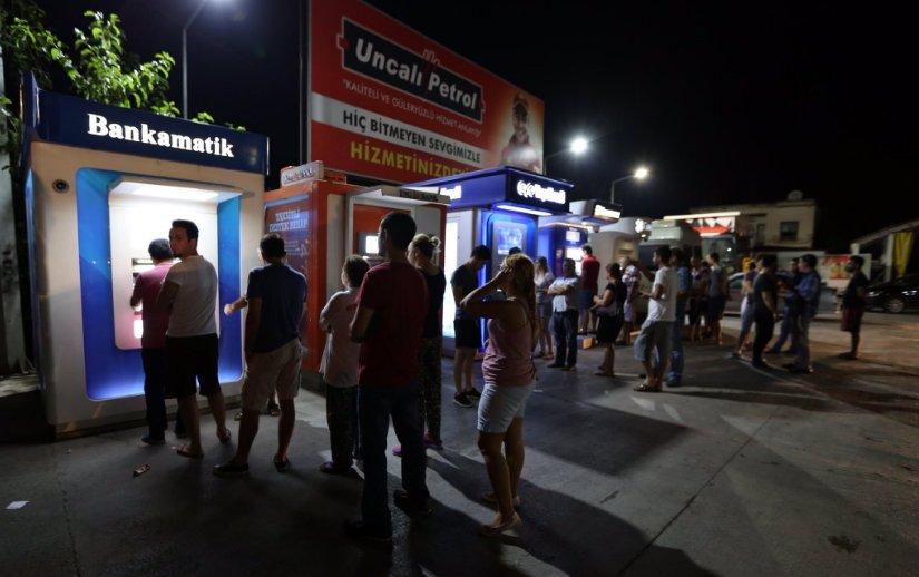 15 Temmuz gecesi ATM'leri boşalttılar