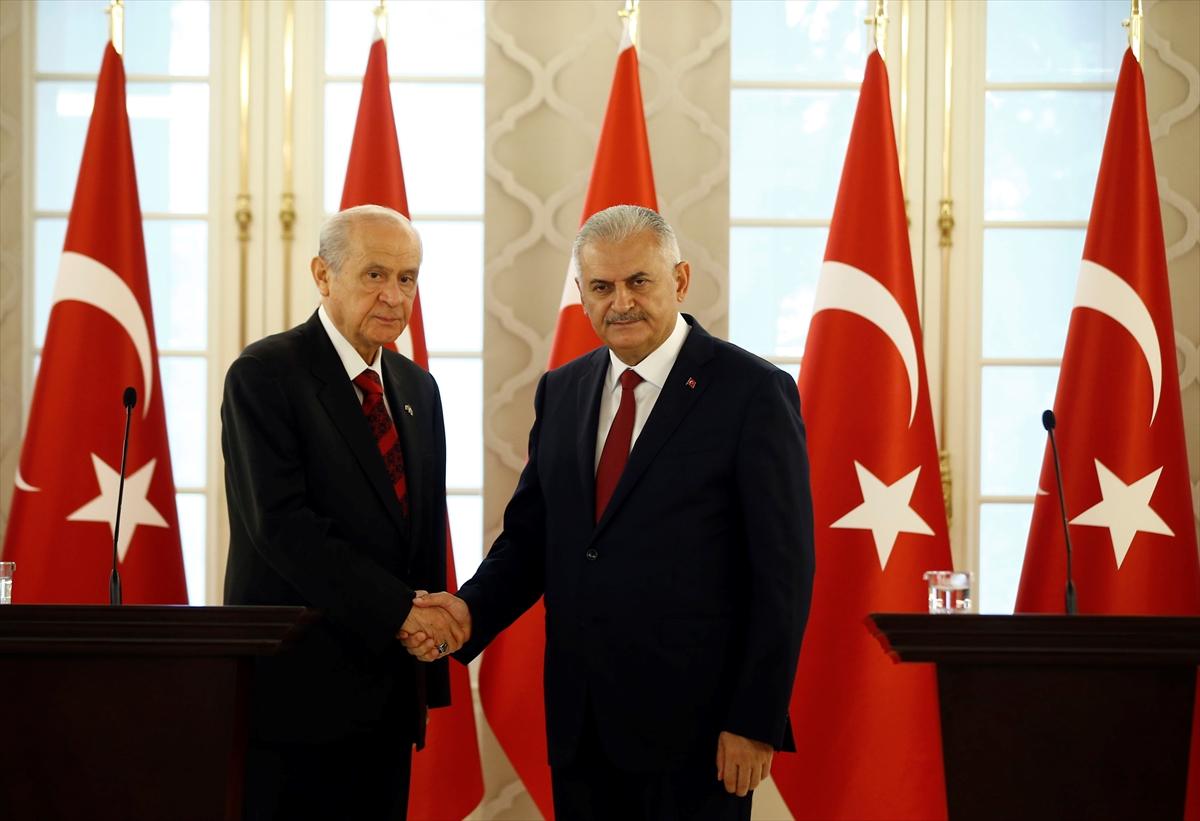 Darbe girişimi gecesi MHP Genel Merkezi