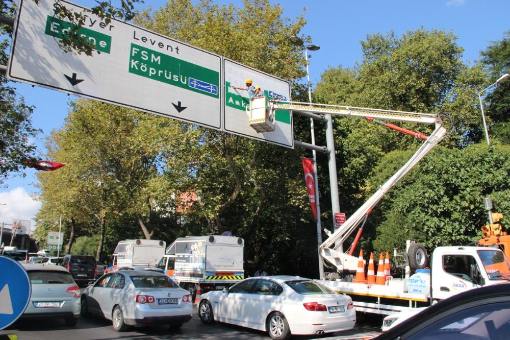 Boğaziçi Köprüsü'nün adı tabelalarda değiştirildi