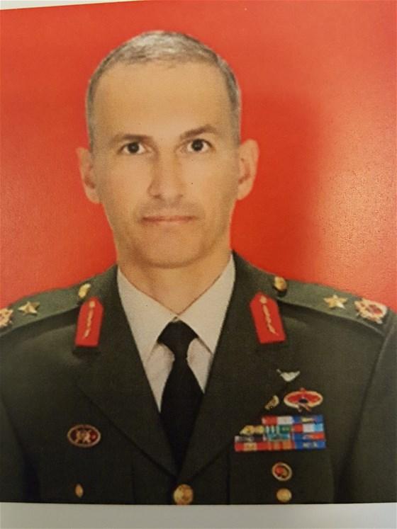 Öldürülen darbeci ihraç edilen generaller listesinde