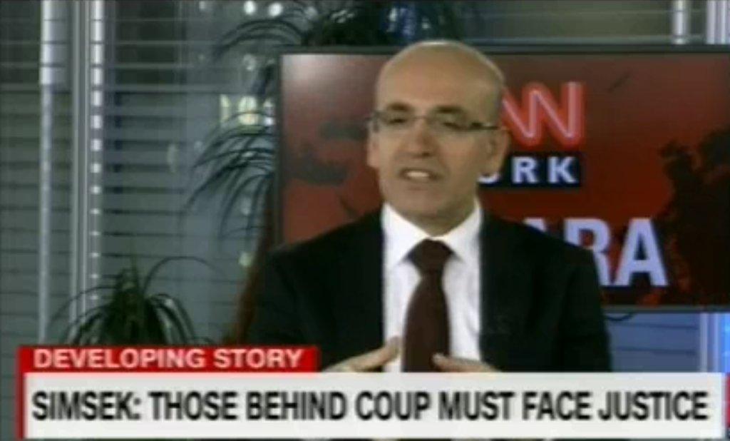 Mehmet Şimşek canlı yayında CNN sunucusunu bozdu