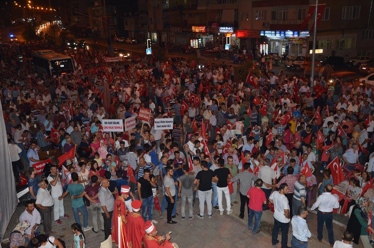 Demokrasi nöbetleri devam ediyor